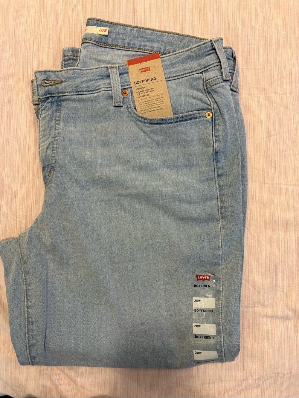 Levi's Boyfriend Jeans in Light Denim Blue